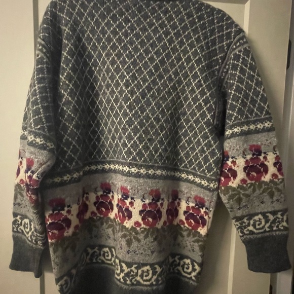 Deans of Scotland Patterned Cardigan. Dark gray. - Picture 3 of 3